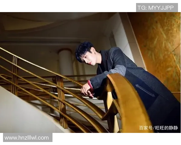 足球明星魅力四射西装造型展现绅士风范与运动激情的完美结合