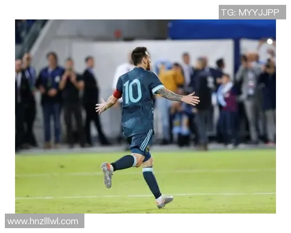 足球明星阿宽的精彩人生与职业生涯全景介绍及最新形象展示